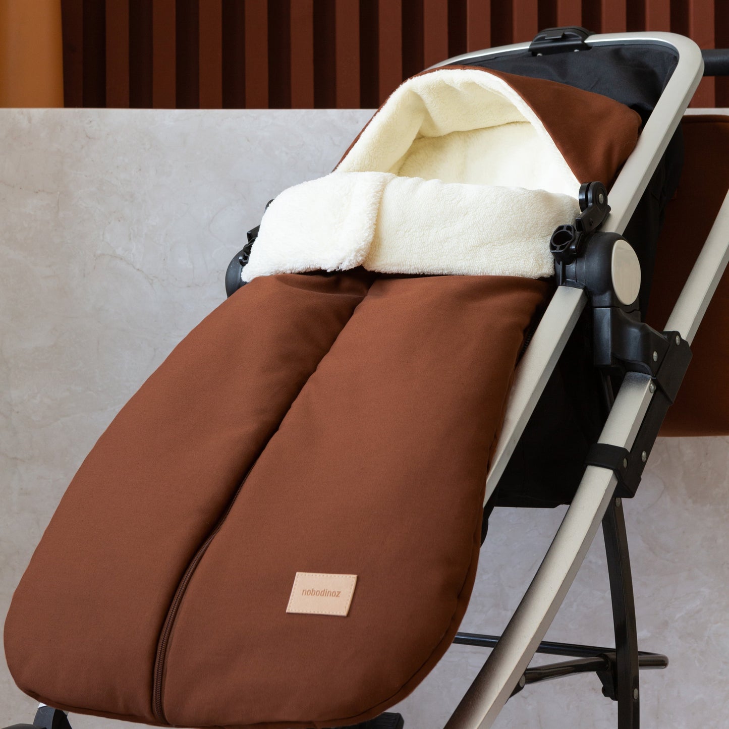 Saco de paseo Hyde Park (6 a 18 meses) - Brick Brown