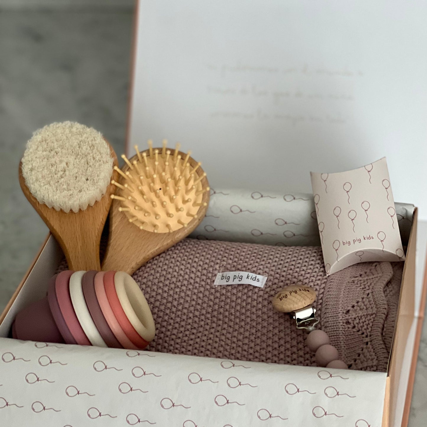 Caja de regalo - Baby essentials Dusty Rose